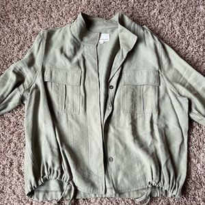 Sneak Peek women’s army green coat size Large